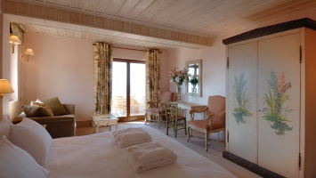 Διαγωνισμός Ρυθμός 9.49-Trésor Hotels: Κερδίστε ονειρεμένο διήμερο στο Santa Marina Arachova Resort & Spa